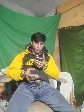 Snapshot of desiboy1101 chatting on November 29, 2025, 2:17 pm desiboy1101 online show from November 29, 2025, 2:17 pm