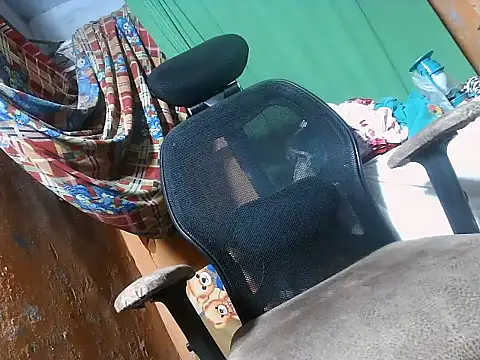 Snapshot of desiboy1101 chatting on March 19, 2025, 3:30 am desiboy1101 online show from March 19, 2025, 3:30 am