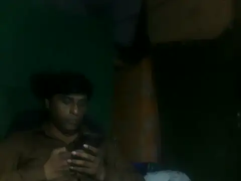 Snapshot of desiboy1101 chatting on September 23, 2025, 3:24 am desiboy1101 online show from September 23, 2025, 3:24 am