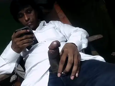 Snapshot of desiboy1101 chatting on September 28, 2025, 4:41 am desiboy1101 online show from September 28, 2025, 4:41 am