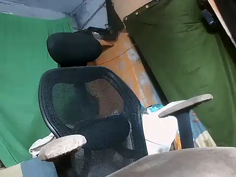 Snapshot of desiboy1101 chatting on October 25, 2025, 1:45 pm desiboy1101 online show from October 25, 2025, 1:45 pm