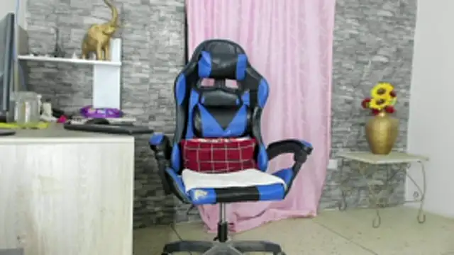 Snapshot of devorah_soto chatting on May 5, 2026, 1:19 am devorah soto online show from May 5, 2026, 1:19 am