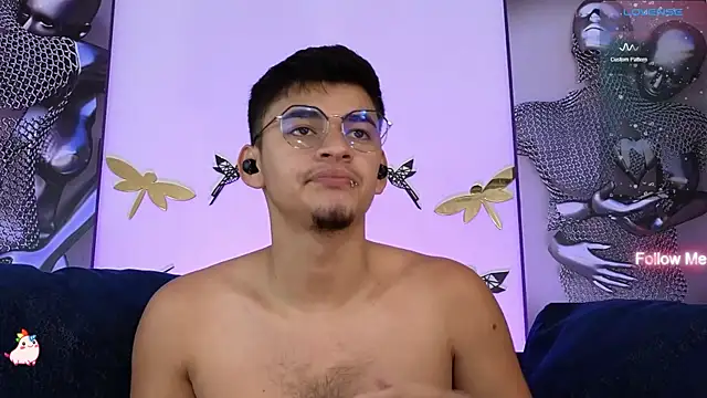 Snapshot of VikoHands chatting on February 12, 2025, 8:40 pm VikoHands online show from February 12, 2025, 8:40 pm