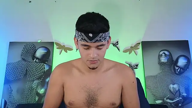 Snapshot of VikoHands chatting on November 26, 2025, 10:21 pm VikoHands online show from November 26, 2025, 10:21 pm