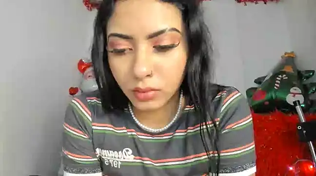Snapshot of kirasofia chatting on December 4, 2024, 7:44 am kirasofia online show from December 4, 2024, 7:44 am
