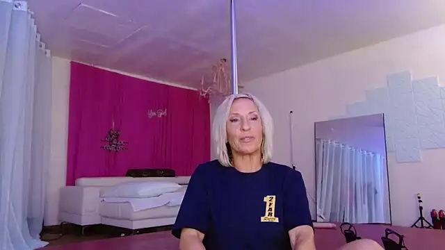 Sweet-Ginger online show from October 12, 2025, 3:57 pm