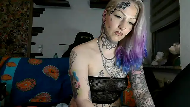 Snapshot of RoxxyInk chatting on May 12, 2026, 9:32 pm RoxxyInk online show from May 12, 2026, 9:32 pm
