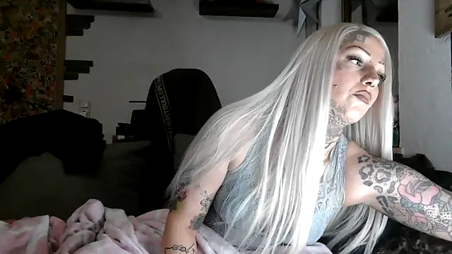 RoxxyInk online show from March 17, 2026, 10:13 pm