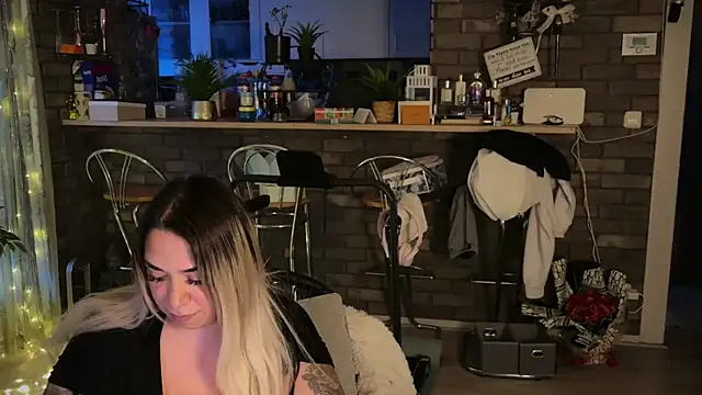 Snapshot of Monageil chatting on March 25, 2026, 5:23 pm Monageil online show from March 25, 2026, 5:23 pm