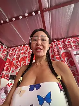 sweetieme online show from May 5, 2026, 2:03 am