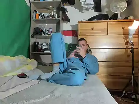 viraglaci18xh online show from October 23, 2025, 10:08 pm