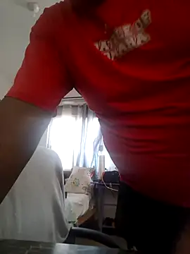juliopantoja online show from May 25, 2026, 10:41 pm