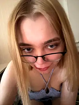 Snapshot of Nami_ninja chatting on October 12, 2025, 7:43 am Nami ninja online show from October 12, 2025, 7:43 am