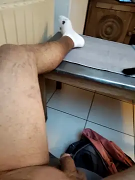 Snapshot of Corref chatting on December 22, 2025, 3:56 pm Corref online show from December 22, 2025, 3:56 pm