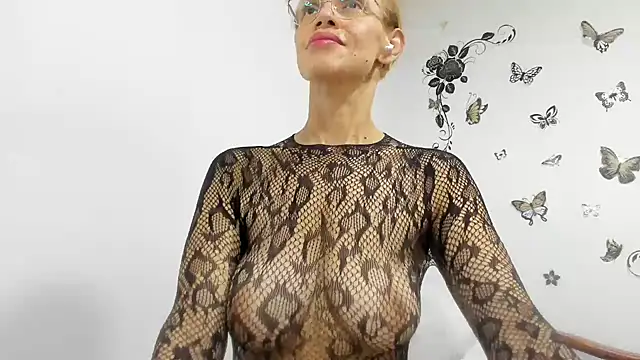 jennifersmit1 online show from July 29, 2026, 5:23 pm