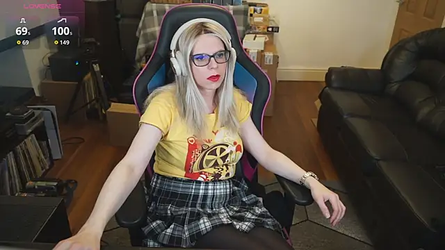 Snapshot of KelseyCobalt chatting on October 18, 2025, 8:44 pm KelseyCobalt online show from October 18, 2025, 8:44 pm