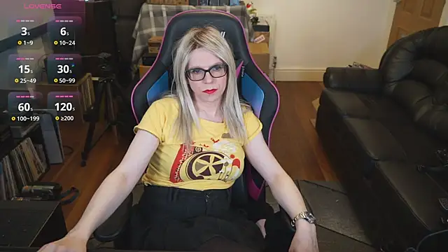 Snapshot of KelseyCobalt chatting on October 12, 2025, 6:31 pm KelseyCobalt online show from October 12, 2025, 6:31 pm