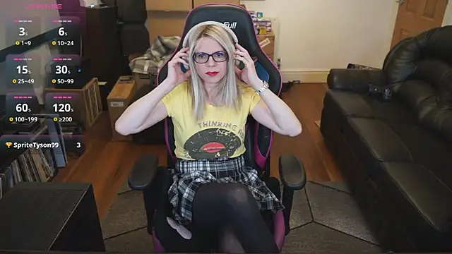 Snapshot of KelseyCobalt chatting on December 15, 2025, 9:53 pm KelseyCobalt online show from December 15, 2025, 9:53 pm