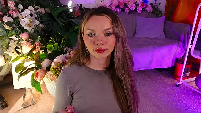 KristaBrooks online show from October 4, 2025, 3:24 pm