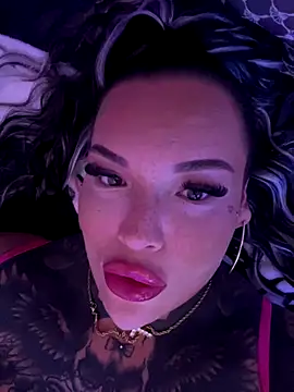 Snapshot of _MelinaCurves_ chatting on December 13, 2025, 11:55 pm MelinaCurves online show from December 13, 2025, 11:55 pm