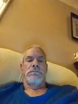 Snapshot of Biknight chatting on March 17, 2026, 4:04 am Biknight online show from March 17, 2026, 4:04 am