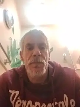 Biknight online show from December 15, 2025, 4:57 pm