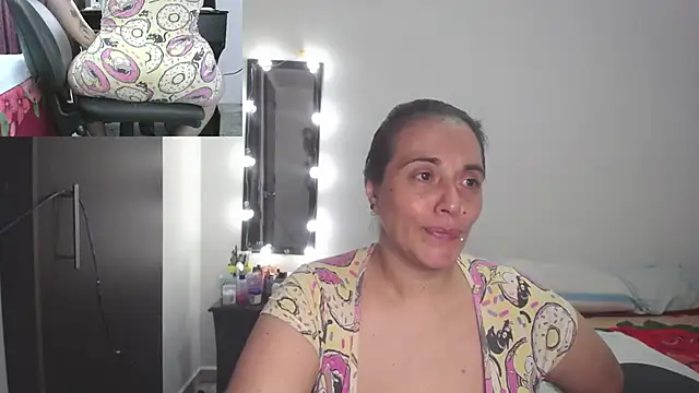 zoe hotxxx online show from November 15, 2025, 2:54 pm