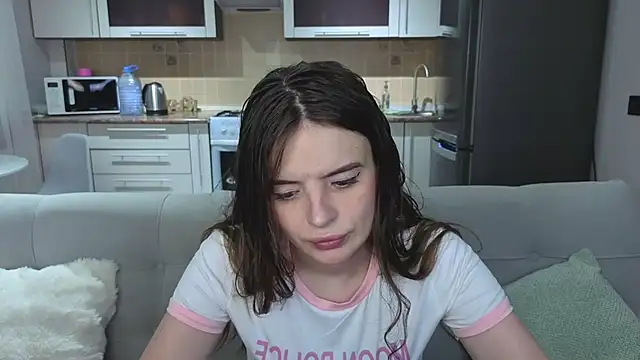 Naughty Alice online show from April 23, 2026, 11:27 am