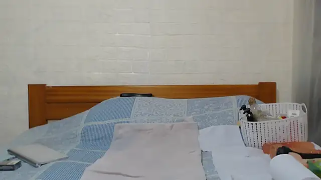 Snapshot of awild_kitten chatting on October 11, 2025, 9:21 am awild kitten online show from October 11, 2025, 9:21 am