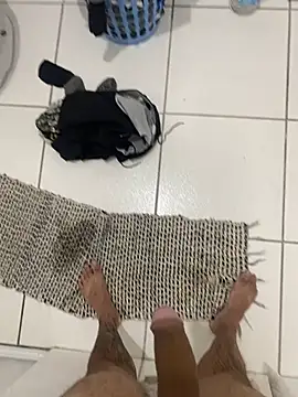 RenanDlc online show from April 15, 2026, 3:56 am