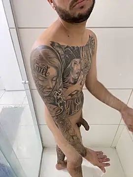 RenanDlc online show from April 22, 2026, 3:35 am