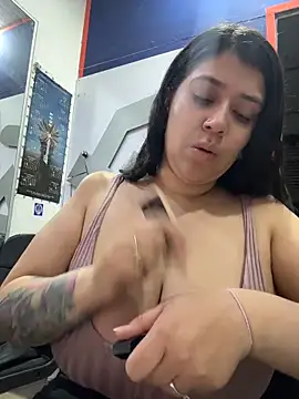 emilyjohanson online show from May 1, 2026, 3:39 pm