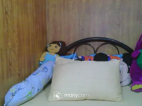 Snapshot of xsweetlips69x chatting on March 15, 2026, 4:19 am xsweetlips69x online show from March 15, 2026, 4:19 am