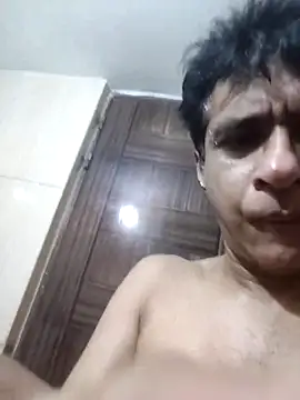 iamkahn 44 online show from February 14, 2026, 1:33 pm