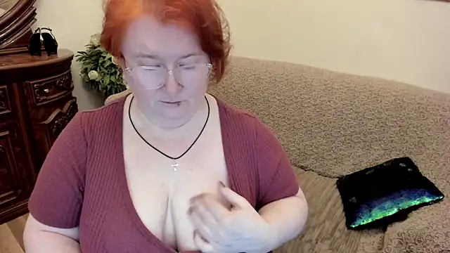 Snapshot of leiamillersonn chatting on May 13, 2026, 5:53 pm leiamillersonn online show from May 13, 2026, 5:53 pm
