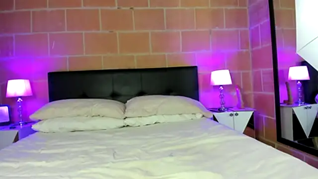 Snapshot of let_do_it chatting on October 30, 2025, 2:32 am let do it online show from October 30, 2025, 2:32 am