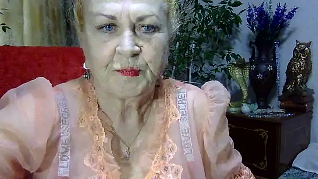 Snapshot of Emma52610 chatting on March 11, 2025, 12:17 pm Emma52610 online show from March 11, 2025, 12:17 pm