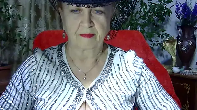 Snapshot of Emma52610 chatting on March 22, 2025, 5:41 pm Emma52610 online show from March 22, 2025, 5:41 pm