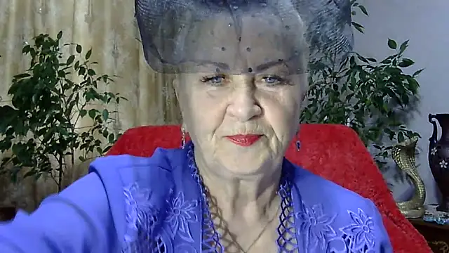 Snapshot of Emma52610 chatting on March 4, 2025, 6:47 am Emma52610 online show from March 4, 2025, 6:47 am