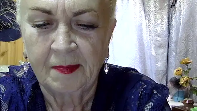 Snapshot of Emma52610 chatting on September 30, 2025, 11:27 am Emma52610 online show from September 30, 2025, 11:27 am