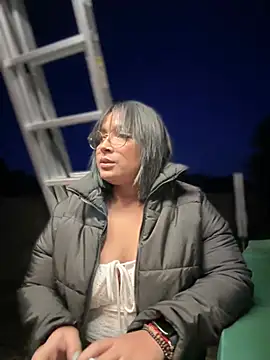 Snapshot of DannaaMeliza chatting on January 7, 2025, 4:48 pm DannaaMeliza online show from January 7, 2025, 4:48 pm