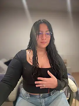 Snapshot of DannaaMeliza chatting on January 26, 2025, 12:01 pm DannaaMeliza online show from January 26, 2025, 12:01 pm