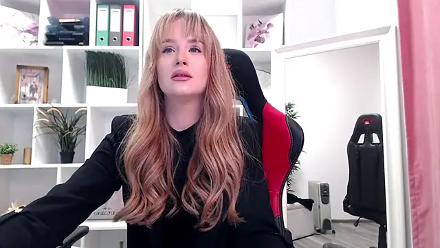 Sophie Dee online show from December 30, 2024, 6:09 am