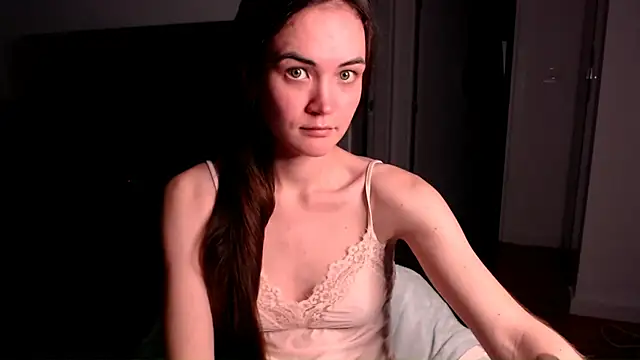 EvelynGG online show from November 25, 2025, 5:57 pm