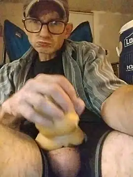 ROBERT0516 online show from October 28, 2025, 3:29 am