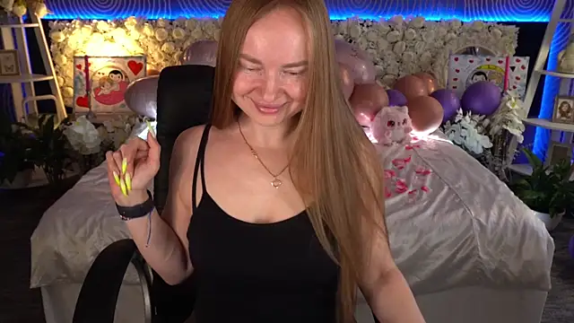 Snapshot of MiaRedFox chatting on March 7, 2026, 1:27 pm MiaRedFox online show from March 7, 2026, 1:27 pm