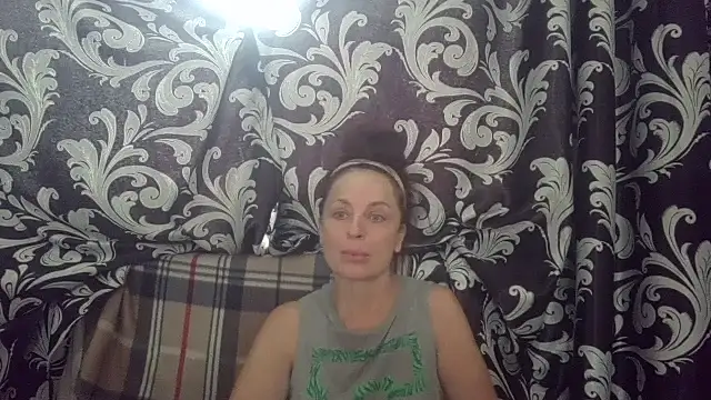 Snapshot of LindaStarS chatting on June 4, 2026, 5:12 am LindaStarS online show from June 4, 2026, 5:12 am