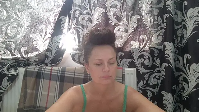 Snapshot of LindaStarS chatting on June 19, 2026, 11:27 am LindaStarS online show from June 19, 2026, 11:27 am