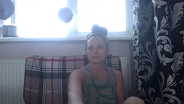 Snapshot of LindaStarS chatting on May 29, 2026, 5:35 am LindaStarS online show from May 29, 2026, 5:35 am