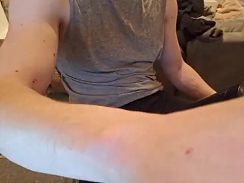 ShyGuyWannaTry online show from December 23, 2025, 1:05 am